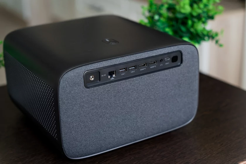 Кинотеатр больше не нужен с этим проектором: обзор DIGMA DP-FHD800A — Внешний вид и комплектация. 6