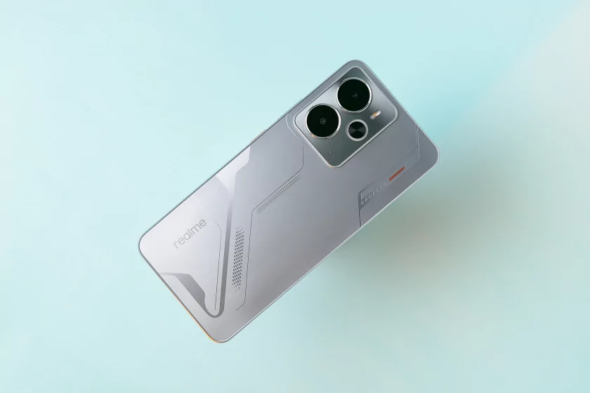 Ещё в школе я мечтал о таком телефоне! Обзор realme 14 5G — присмотритесь ко «вспышке» и начинке — Дизайн. 1