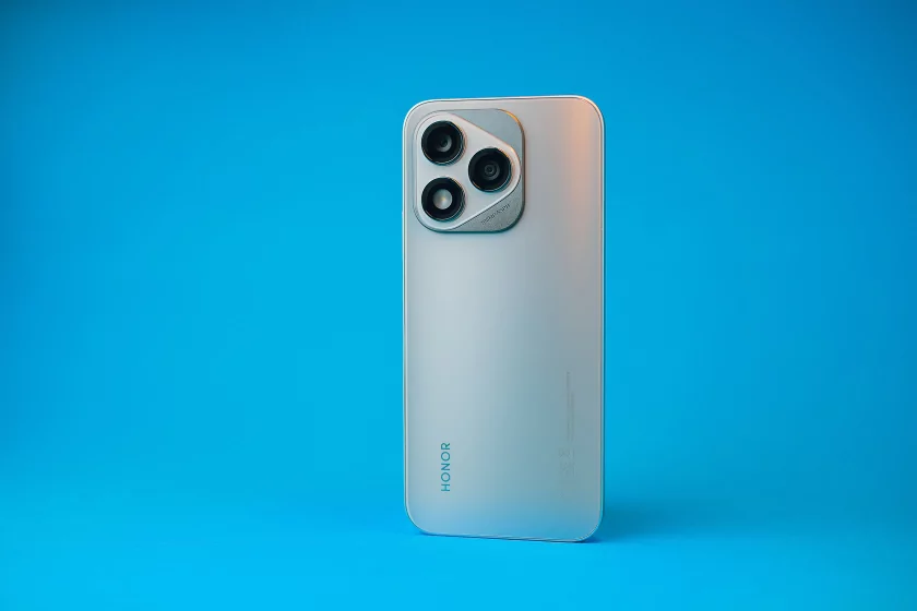 ИИ-кнопка камеры, 108 Мп и износоустойчивая батарея: 6 причин, почему HONOR 400 Lite заслуживает внимания