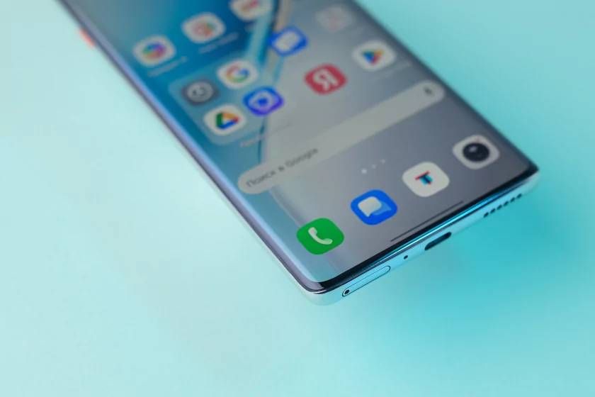 Недорогой смартфон с ИИ, модным корпусом и 144 Гц: обзор TECNO CAMON 40 Pro 5G