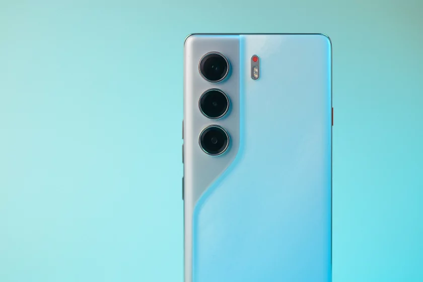 Недорогой смартфон с ИИ, модным корпусом и 144 Гц: обзор TECNO CAMON 40 Pro 5G