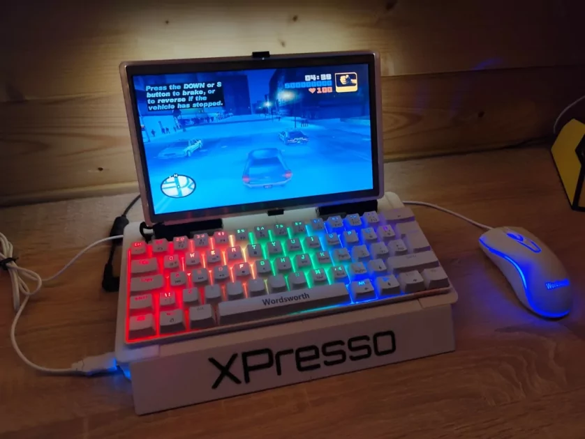 Инженер дал старенькому Lenovo S10 вторую жизнь, напечатав кастомный корпус