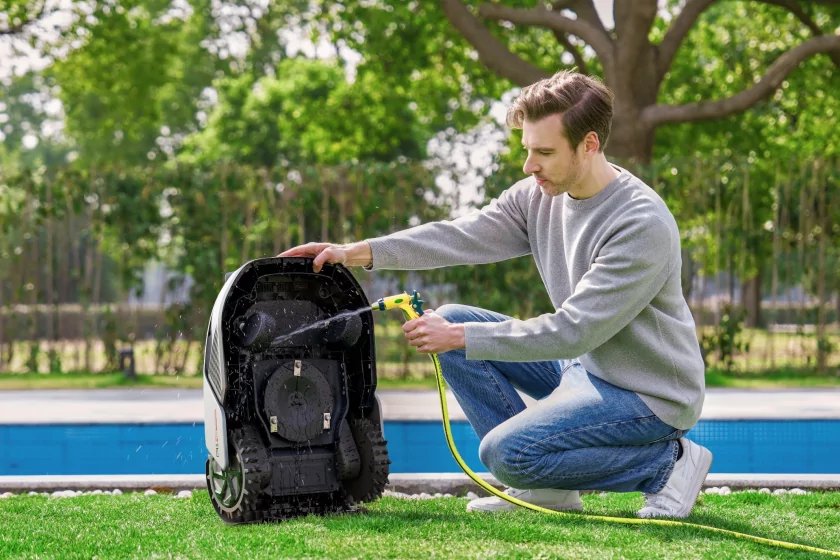 Робот-газонокосилка из будущего! Dreame Roboticmower A1 Pro косит по расписанию и сигналит при краже