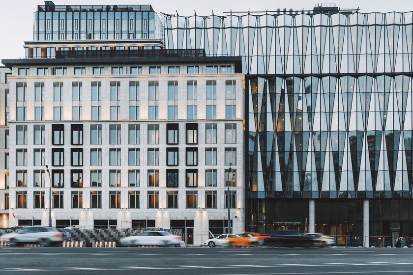 В Москве появился первый жилой комплекс с Алисой — управляет камерами, домофоном и шлагбаумом