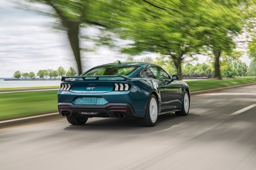 Ford выпустил спецверсию Mustang FX с элементами дизайна из 80-х