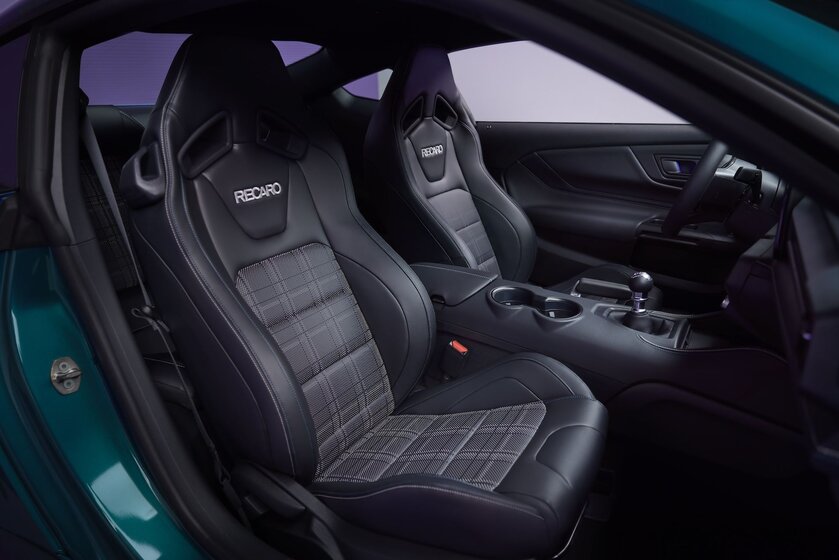 Ford выпустил спецверсию Mustang FX с элементами дизайна из 80-х