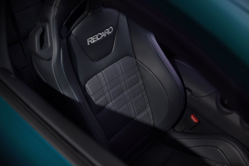 Ford выпустил спецверсию Mustang FX с элементами дизайна из 80-х