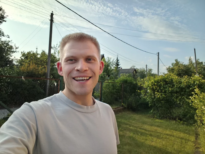 Я не поверил глазам, это невозможный смартфон. Обзор iQOO Z10 на 7300 мА⋅ч — тонкий (!) и мощный