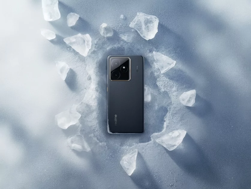 В России появились смартфоны realme GT 7, включая лимитированную версию от Aston Martin Formula One