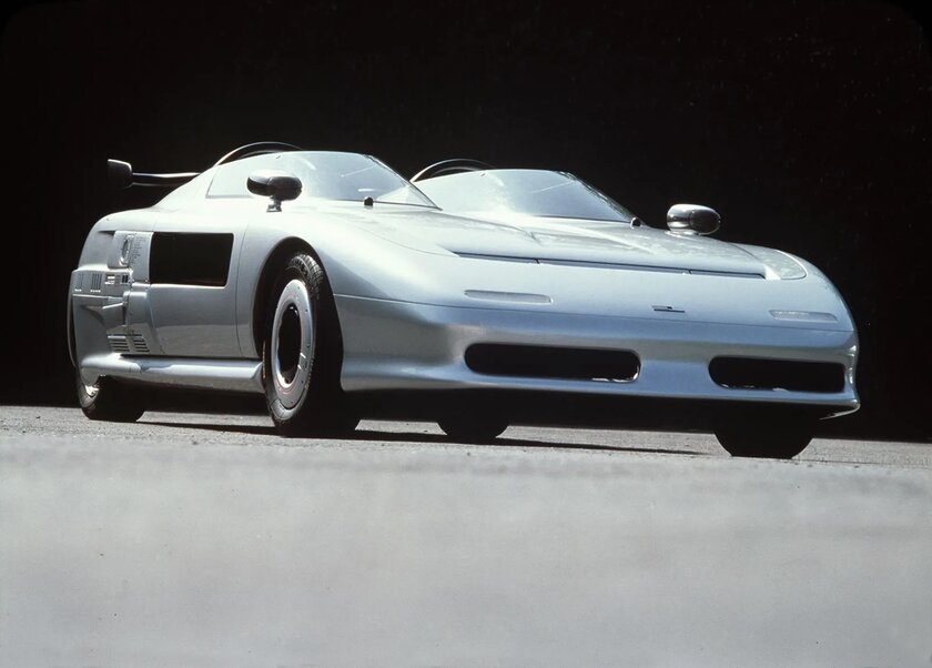Как вам дизайн салона Italdesign Aztec — концеп-кара 1988 года?
