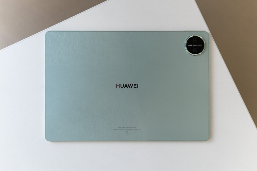 Планшет с «бумажным» экраном и компьютерным офисным пакетом — обзор HUAWEI MatePad Pro 12,2" 2025