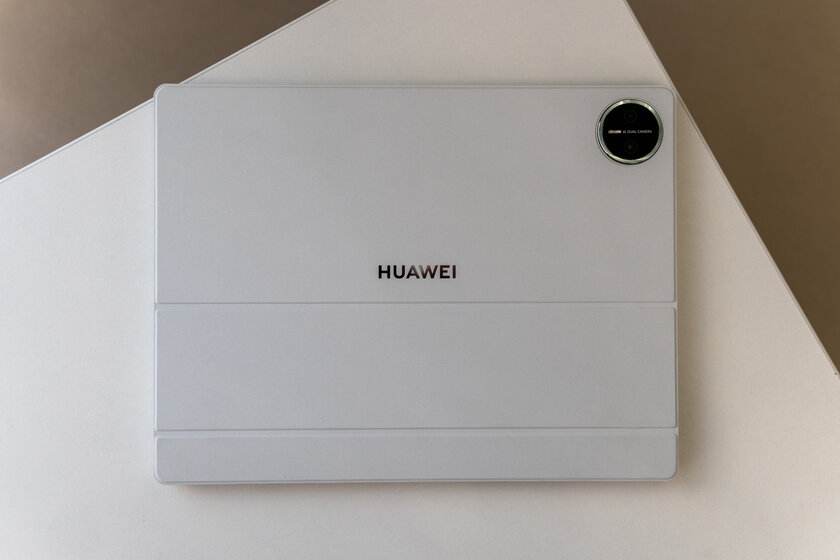 Планшет с «бумажным» экраном и компьютерным офисным пакетом — обзор HUAWEI MatePad Pro 12,2" 2025