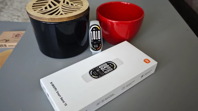 Это лучший Mi Band из всех — исправили главную проблему. Обзор Xiaomi Smart Band 10 — Отзыв. 1