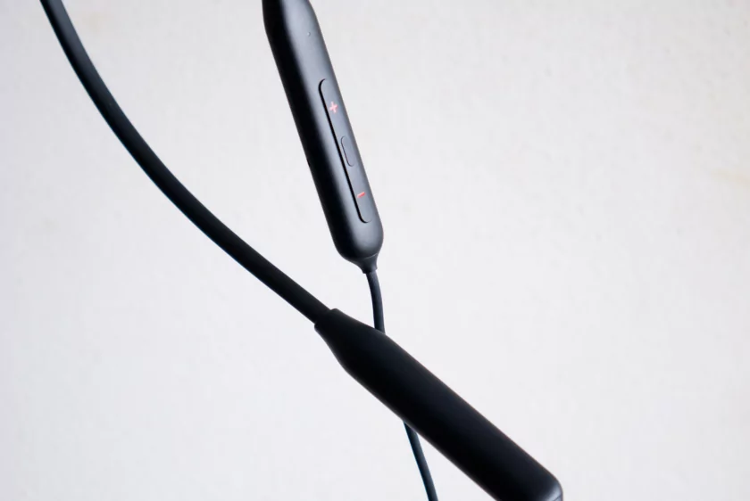 Если брать наушники для спорта, то только такие. Обзор OnePlus Bullets Wireless Z3 — Микрофон. 1