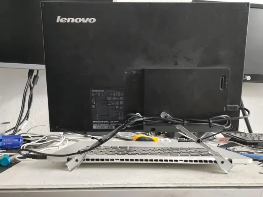 Инженер показал свой Pronovo Macpad — MacBook с монитором от Lenovo