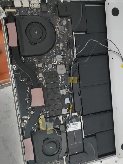 Инженер показал свой Pronovo Macpad — MacBook с монитором от Lenovo