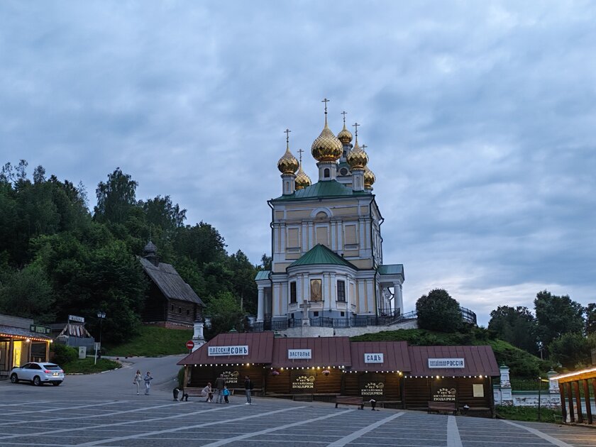 200 Мп, телеобъектив и классные портреты: обзор фотовозможностей HONOR 400 Pro