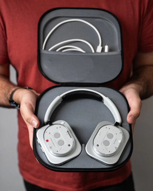 Эти наушники действительно удивляют! Состоялся релиз Nothing Headphone (1)