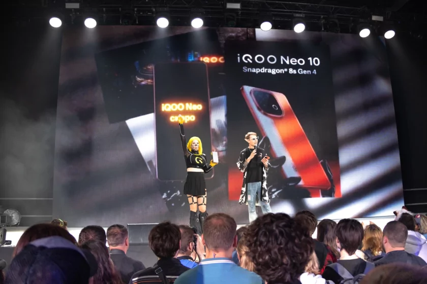 iQOO зажёг на Epic Con — новые смартфоны, киберспортивные состязания и дуэли блогеров