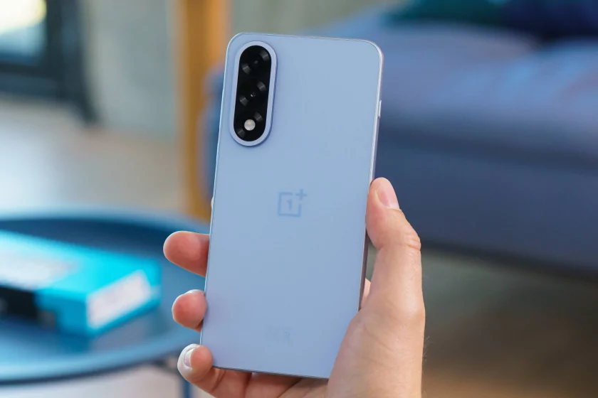 Обзор OnePlus Nord 5 — умудрились сделать и хуже, и лучше одновременно. Вот что из этого вышло — Дизайн. 2