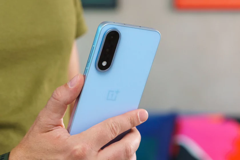 Обзор OnePlus Nord 5 — умудрились сделать и хуже, и лучше одновременно. Вот что из этого вышло — Дизайн. 4