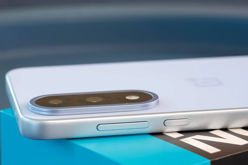 Обзор OnePlus Nord 5 — умудрились сделать и хуже, и лучше одновременно. Вот что из этого вышло — Дизайн. 5