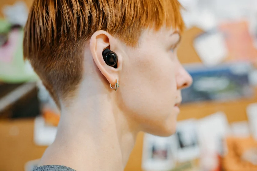 Удар по бюджетному сегменту TWS-наушников: обзор Samsung Galaxy Buds Core с ANC и достойным звуком — Дизайн корпуса. 3