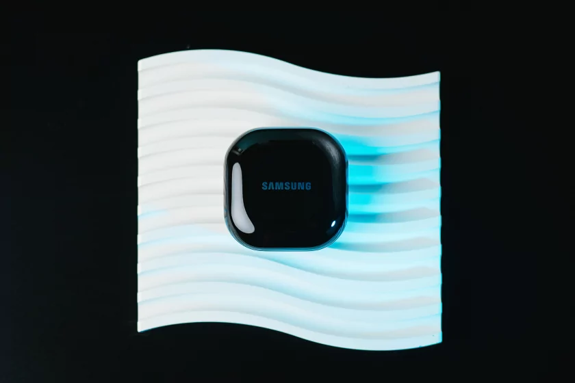 Удар по бюджетному сегменту TWS-наушников: обзор Samsung Galaxy Buds Core с ANC и достойным звуком — Дизайн корпуса. 4