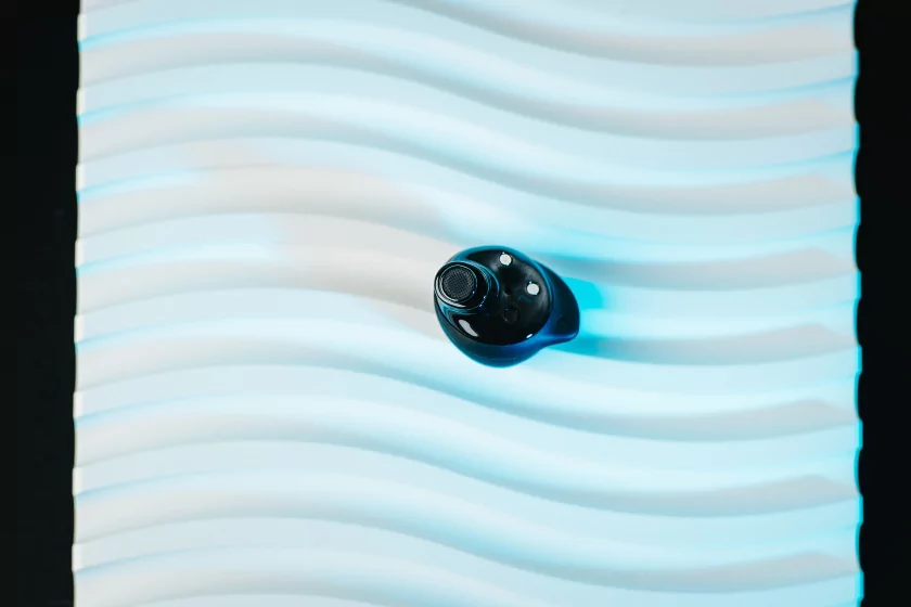 Удар по бюджетному сегменту TWS-наушников: обзор Samsung Galaxy Buds Core с ANC и достойным звуком — Звучание. 2