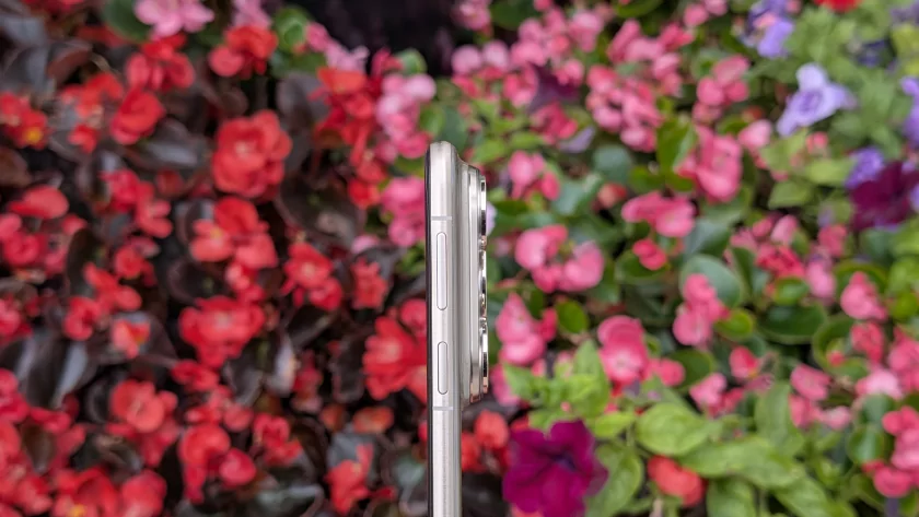 Присмотритесь к задней панели — такой камеры больше ни у кого нет! Обзор HUAWEI Pura 80 Ultra — Дизайн. 5