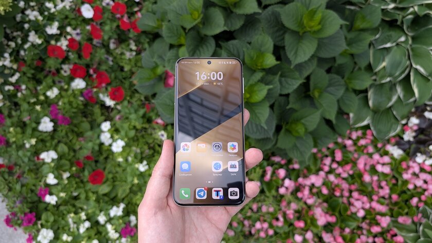 Присмотритесь к задней панели — такой камеры больше ни у кого нет! Обзор HUAWEI Pura 80 Ultra — Дизайн. 1