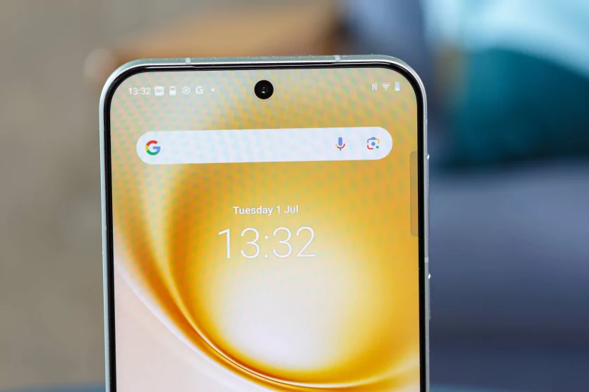 Дождались — компактный, мощный, и автономный (!) камерофон. Обзор vivo X200 FE — Дизайн. 3