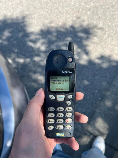 Фанат ретро показал вполне работающий мобильный телефон Nokia 5190 — по нему можно даже звонить