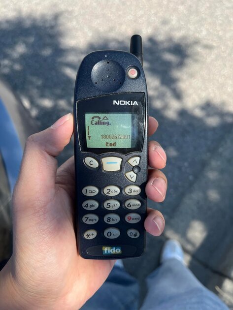 Фанат ретро показал вполне работающий мобильный телефон Nokia 5190 — по нему можно даже звонить