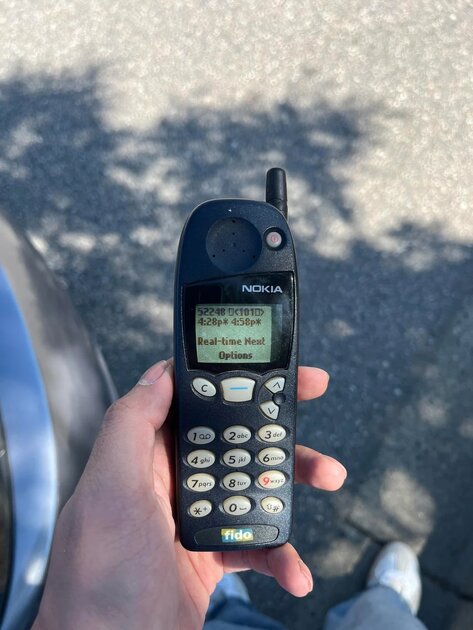 Фанат ретро показал вполне работающий мобильный телефон Nokia 5190 — по нему можно даже звонить