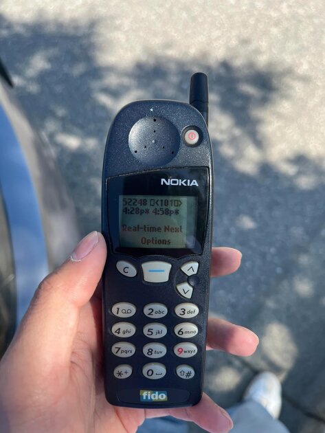 Фанат ретро показал вполне работающий мобильный телефон Nokia 5190 — по нему можно даже звонить