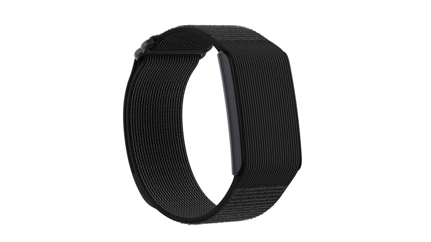 В России стартовали продажи умного браслета Amazfit Helio Strap: у него нет экрана