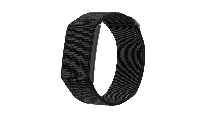 В России стартовали продажи умного браслета Amazfit Helio Strap: у него нет экрана