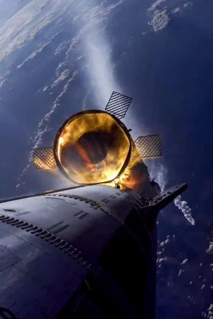 Захватывающие кадры полёта Starship и видео отстыковки корабля