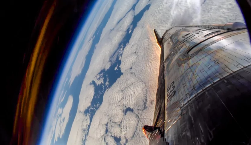 Захватывающие кадры полёта Starship и видео отстыковки корабля