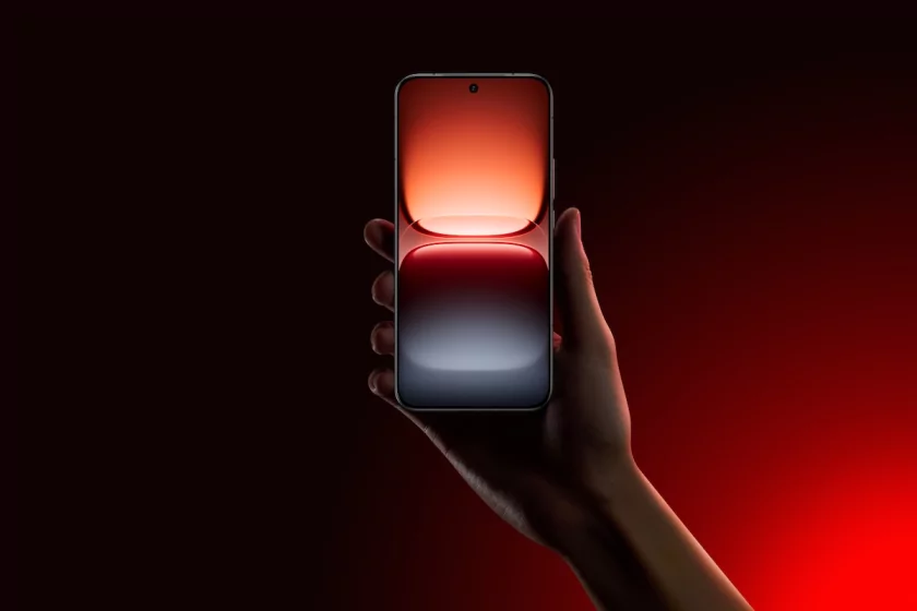 В России стартовали продажи iQOO 15: с флагманским чипом и очень ярким дисплеем