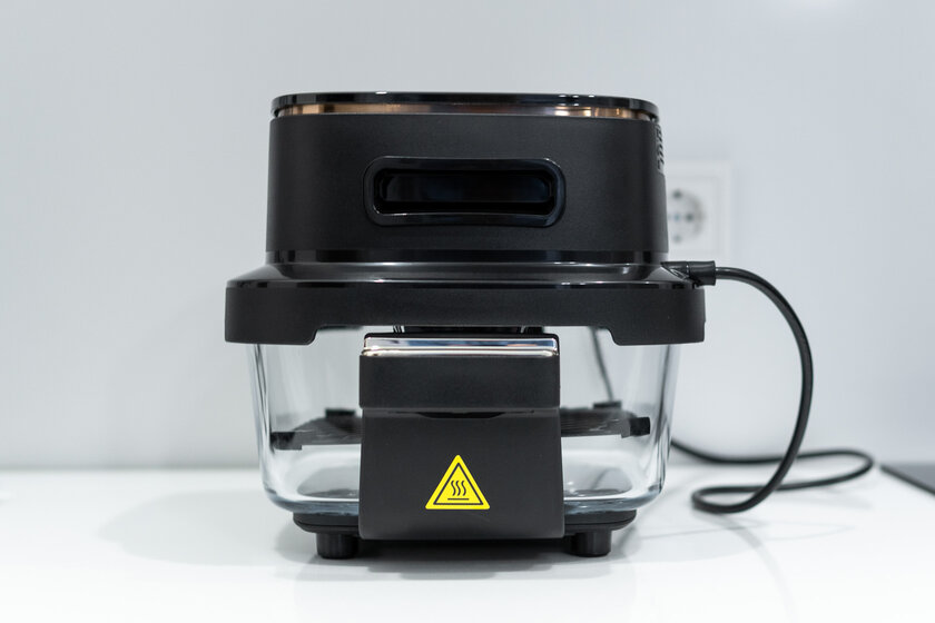 Стекло вместо металла: обзор компактного аэрогриля Trouver AF20 Pro, в котором видна еда — Внешний вид и устройство. 2