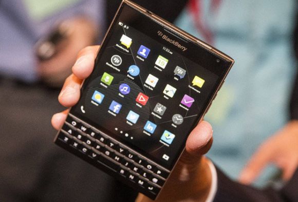 BlackBerry Passport нацелен на корпоративных клиентов