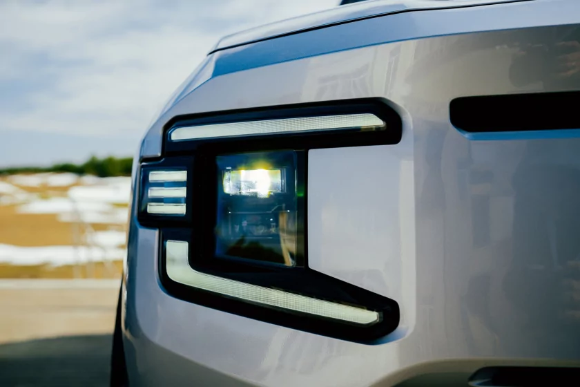 Выглядит как суровый джип, а разгоняется за 6,3 секунды: знакомимся с новым гибридом Deepal G318 — Знакомство. 2