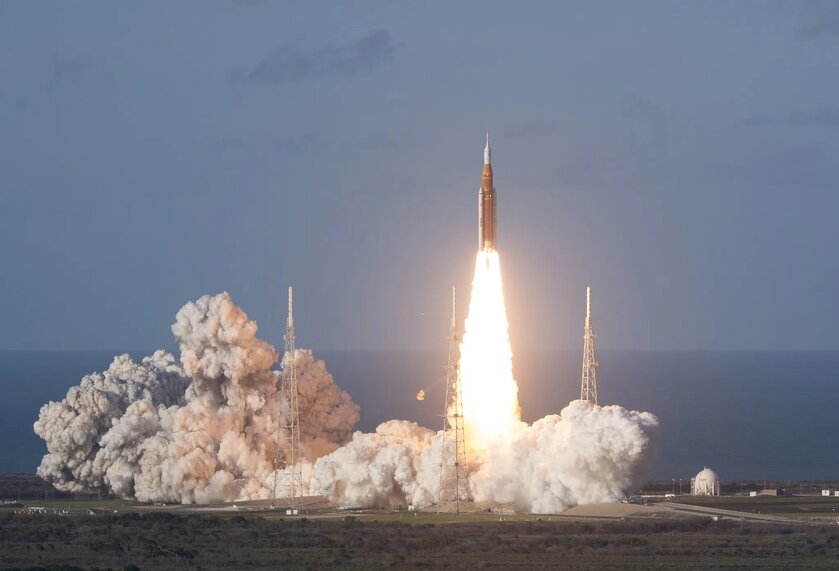 Стартовала лунная миссия Artemis II: пилотируемый корабль NASA отправился к спутнику Земли