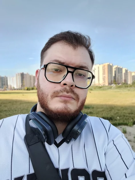 Выносливый, яркий и по разумной цене: обзор realme P4 — Качество снимков. 33