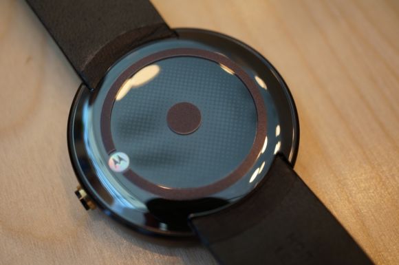 Motorola раскрыла стоимость умных часов Moto 360