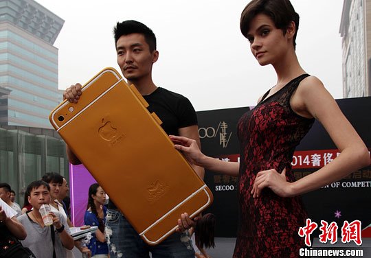 38-дюймовый золотой Apple iPhone 6 представлен в Китае