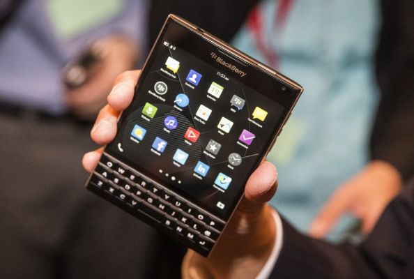Количество предзаказов на BlackBerry Passport превысило 200 000
