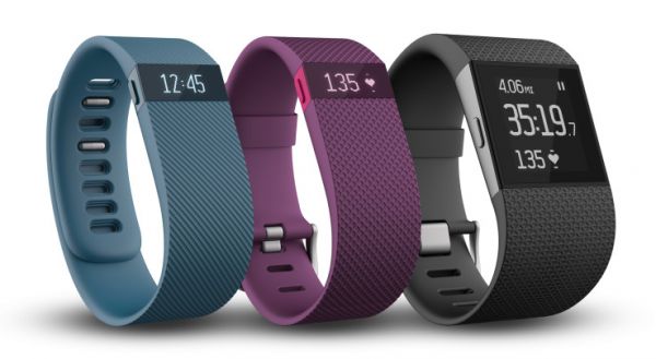 Fitbit представила свои новые часы Surge и умные браслеты Charge